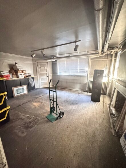 More Photos Of 204 Lancaster St, Albany Storefront Retail Residential For Sale