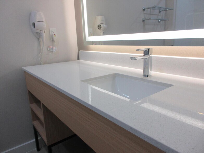 More Photos Of 14402 Old Chocolate Bayou Rd, Houston Hotel For Sale