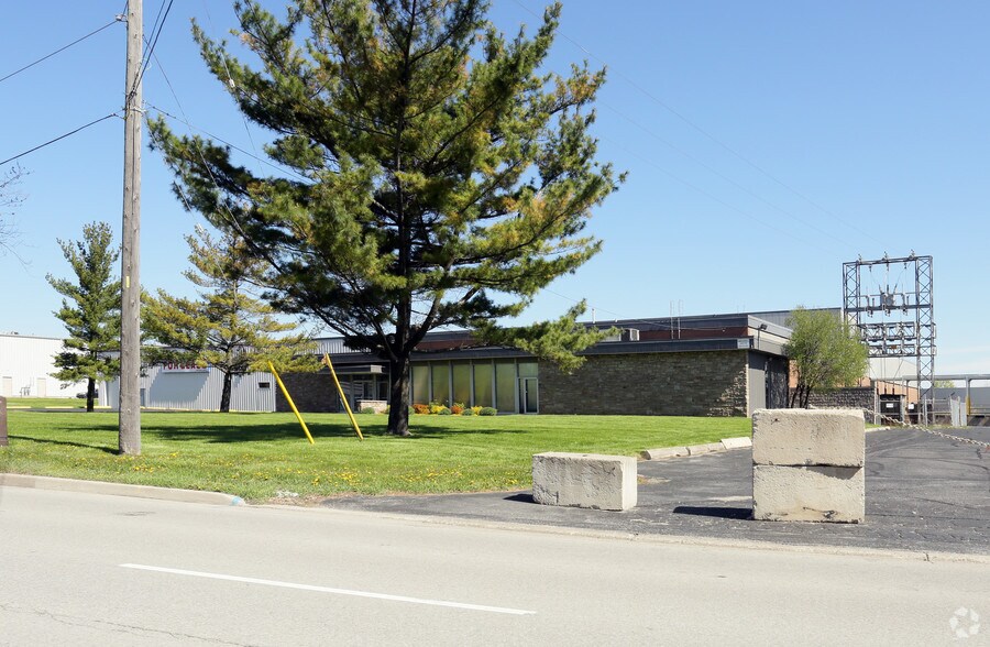 More Photos Of 47 Morton Av E, Brantford Warehouse For Lease