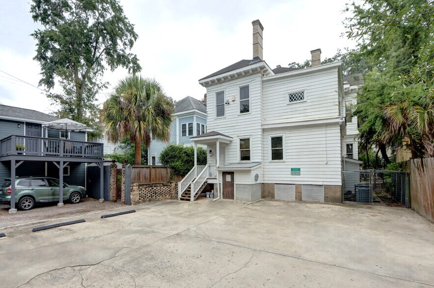More Photos Of 207 E 31st St, Savannah Medical For Sale
