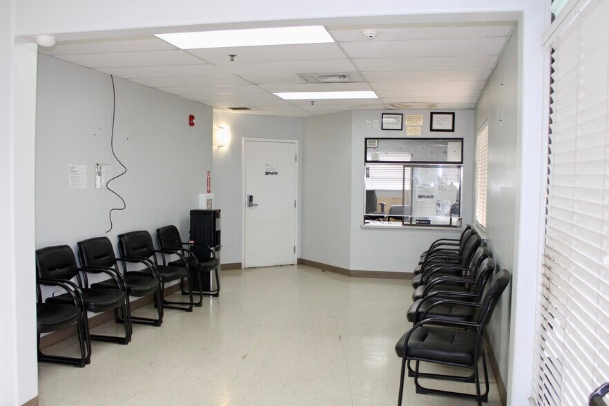 More Photos Of 135 Carmen Ln, Santa Maria Rehabilitation Center For Lease