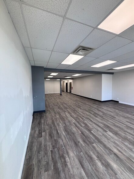 More Photos Of 2409 Main St, West Kelowna Storefront Retail Office For Lease