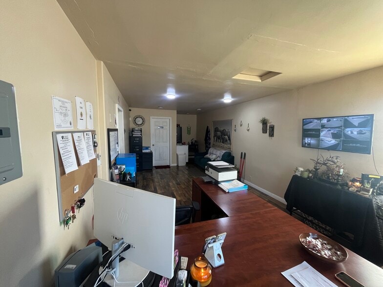 More Photos Of 1264 99 Hwy, Gridley Self Storage For Sale