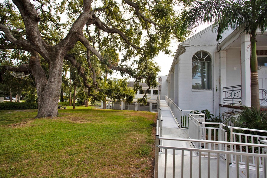 More Photos Of 1310 22nd Ave S, Saint Petersburg Religious Facility For Sale