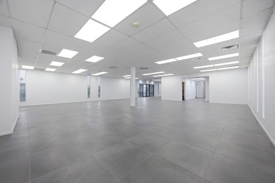 More Photos Of 844 E Sahara Ave, Las Vegas Loft Creative Space For Lease