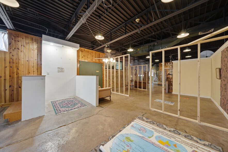 More Photos Of 800 E 31st St, La Grange Park General Retail For Sale