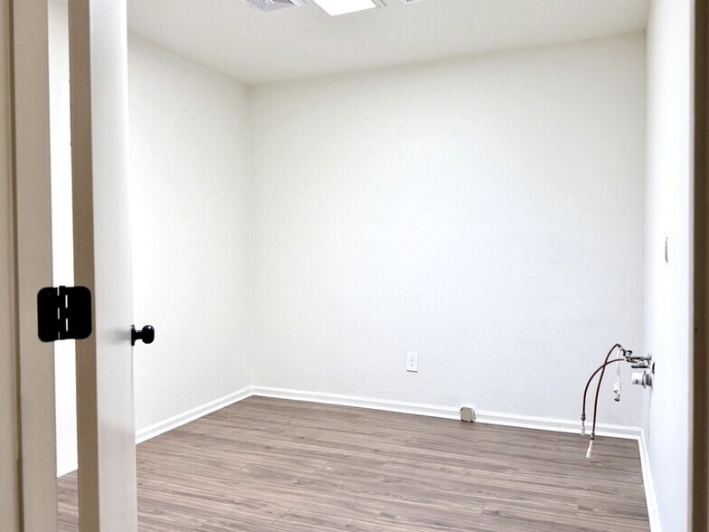 More Photos Of 421 Barony St, Moncks Corner Office For Sale