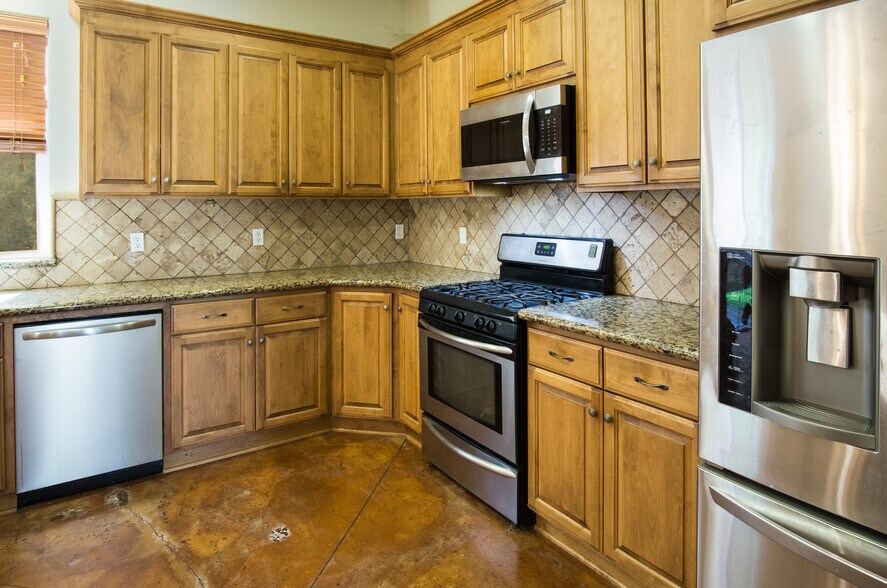 More Photos Of 7071 Ridge Road, Newcastle Winery Vineyard For Sale