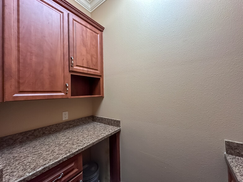 More Photos Of 1611 Harden Blvd, Lakeland Office For Lease