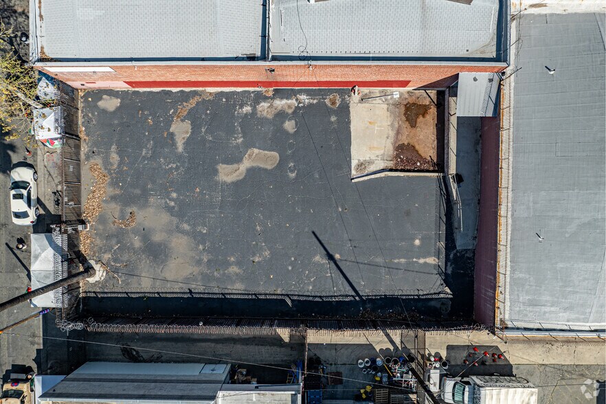 More Photos Of 540 S Crocker St, Los Angeles Industrial For Sale