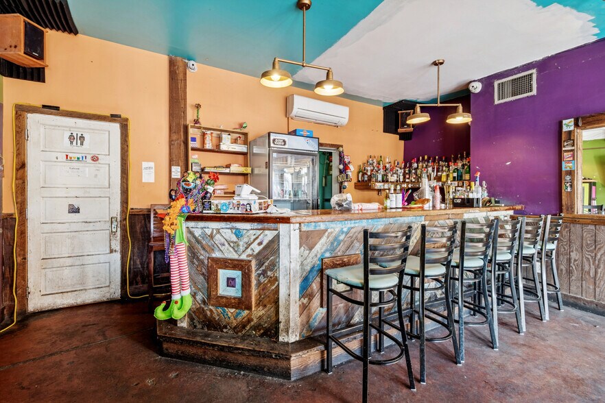 More Photos Of 5033-5041 Freret St, New Orleans Storefront Retail Office For Lease