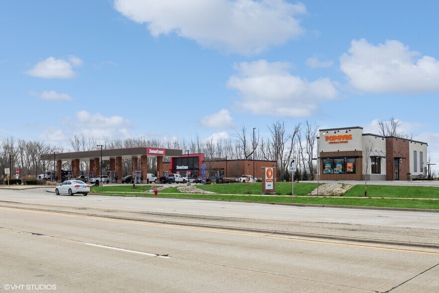 More Photos Of 2101 E Algonquin Rd, Algonquin Land For Lease