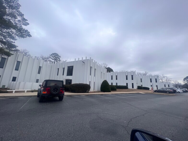 More Photos Of 2500 W Broad St, Athens Office For Sale