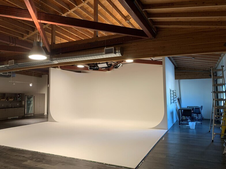 Primary Photo Of 4610 Valley Blvd, Los Angeles Manufacturing For Lease