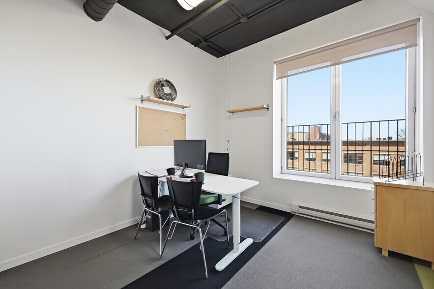 More Photos Of 4446 Boul Saint-Laurent, Montréal Loft Creative Space For Lease