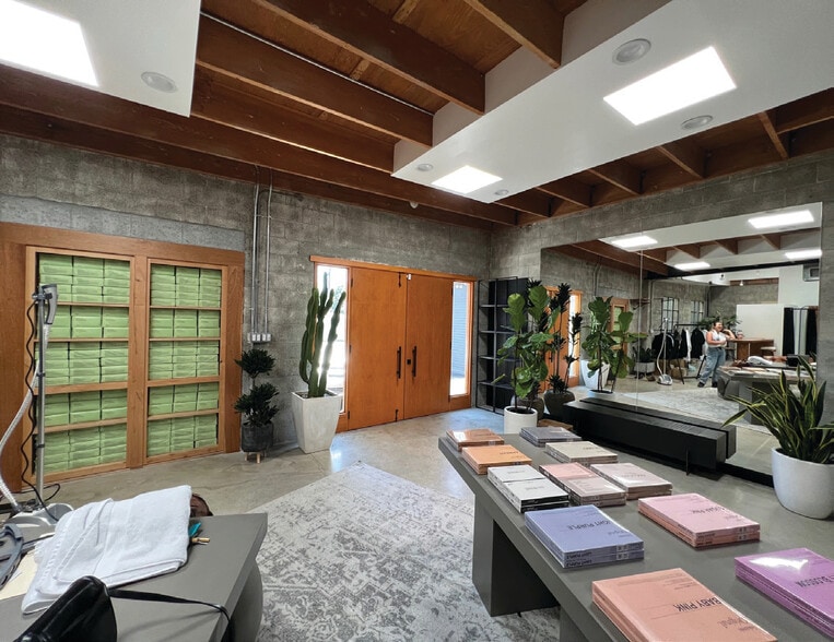 More Photos Of 3375 S Robertson Blvd, Los Angeles Loft Creative Space For Lease