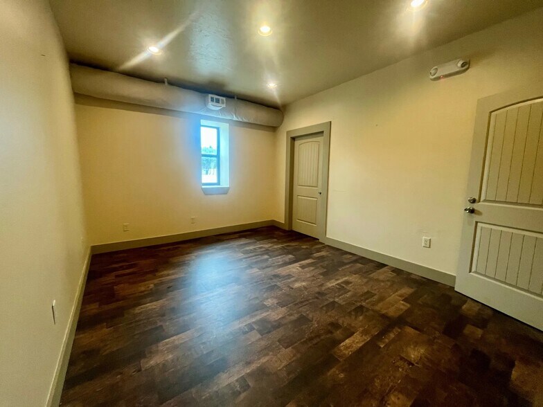 More Photos Of 116 S Main St, Luther Storefront Retail Office For Sale