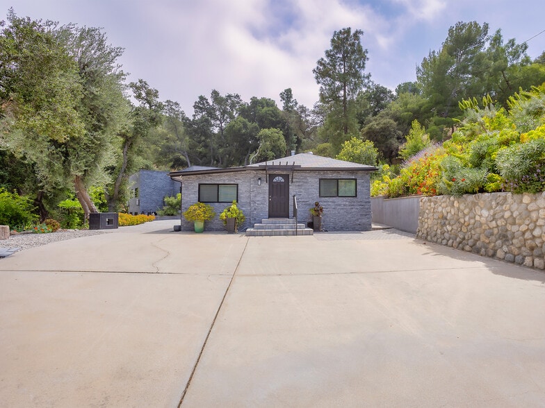 More Photos Of 7580 McGroarty Ter, Tujunga Apartments For Sale