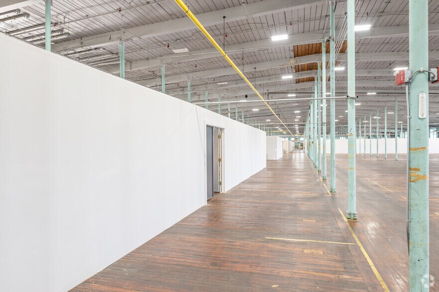 More Photos Of 1 Ace St, Fall River Warehouse For Lease