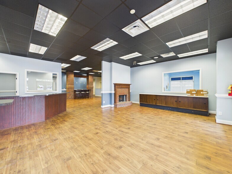 More Photos Of 7559 Kayne Blvd, Columbus Freestanding For Lease