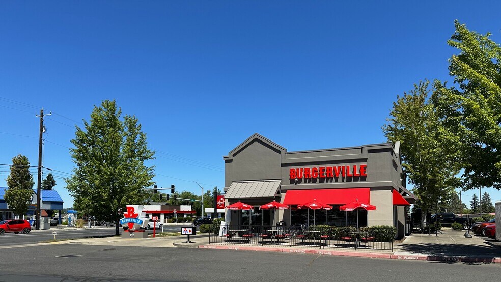 More Photos Of 612 SE 3rd St, Bend Fast Food For Sale