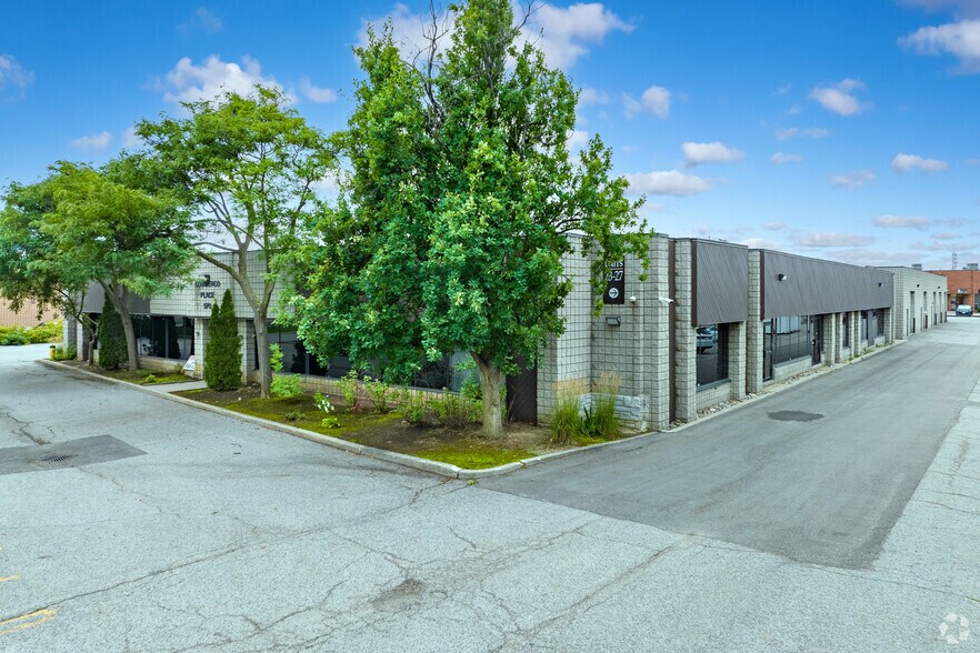 More Photos Of 570 Hood Rd W, Markham Service For Sale