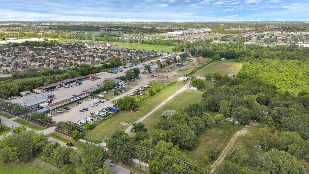 More Photos Of 12010 Martindale Road, Houston Land For Lease