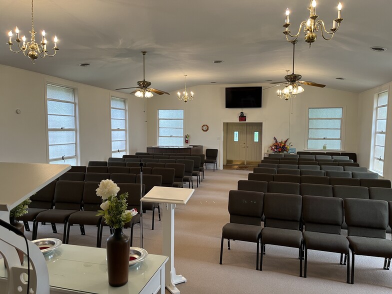 More Photos Of 836 Chester Ave, Tupelo Religious Facility For Sale