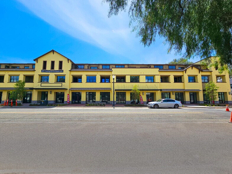 More Photos Of 80-250 E High St, Moorpark Restaurant For Lease