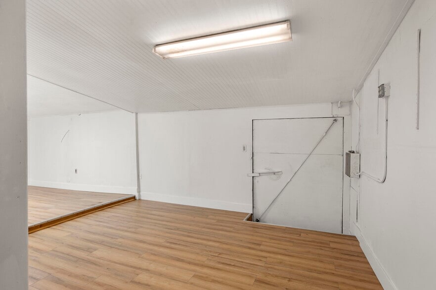 More Photos Of 961 Hwy 4, Arnold Flex For Sale