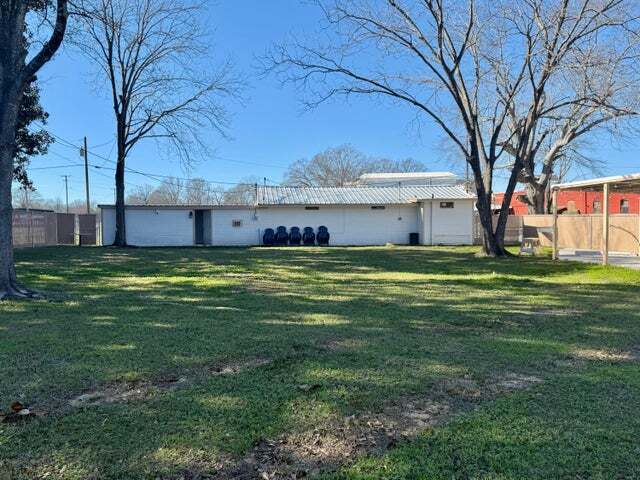 More Photos Of 320 19th St N, Columbus Flex For Lease