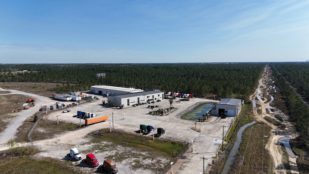 More Photos Of 9140 Canal Rd, Gulfport Light Distribution For Sale