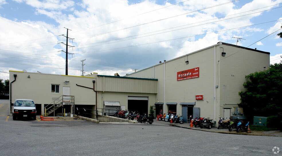 More Photos Of 9918-9920 York Rd, Cockeysville Storefront For Lease