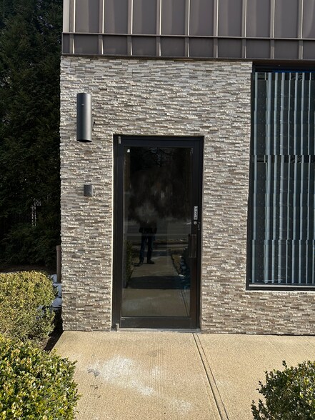 Primary Photo Of 456 W Jericho Tpke, Huntington Loft Creative Space For Lease