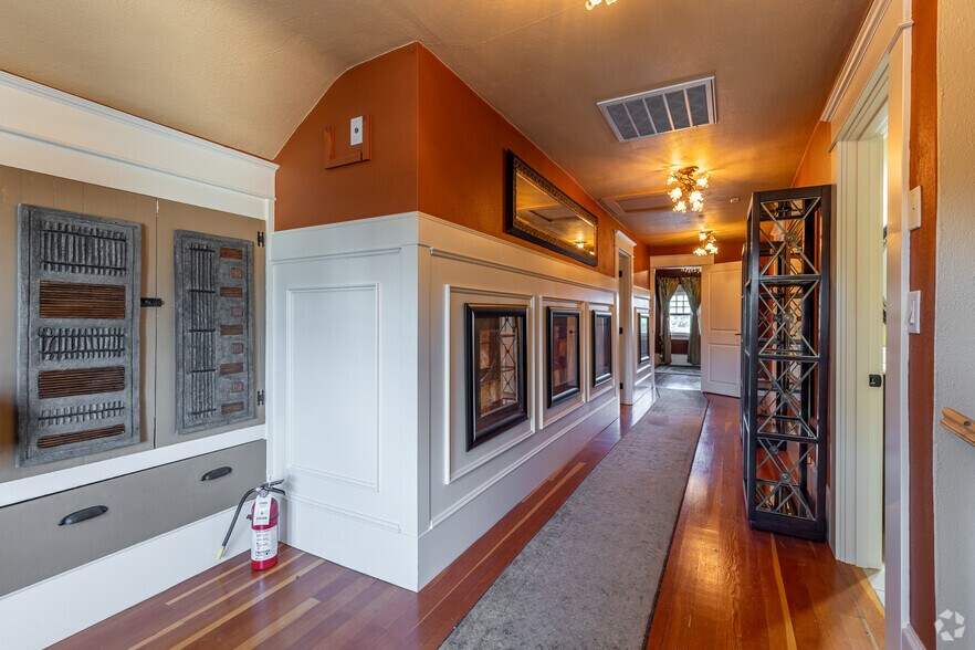 More Photos Of 16408 SE Mill Plain Blvd, Vancouver Office For Sale