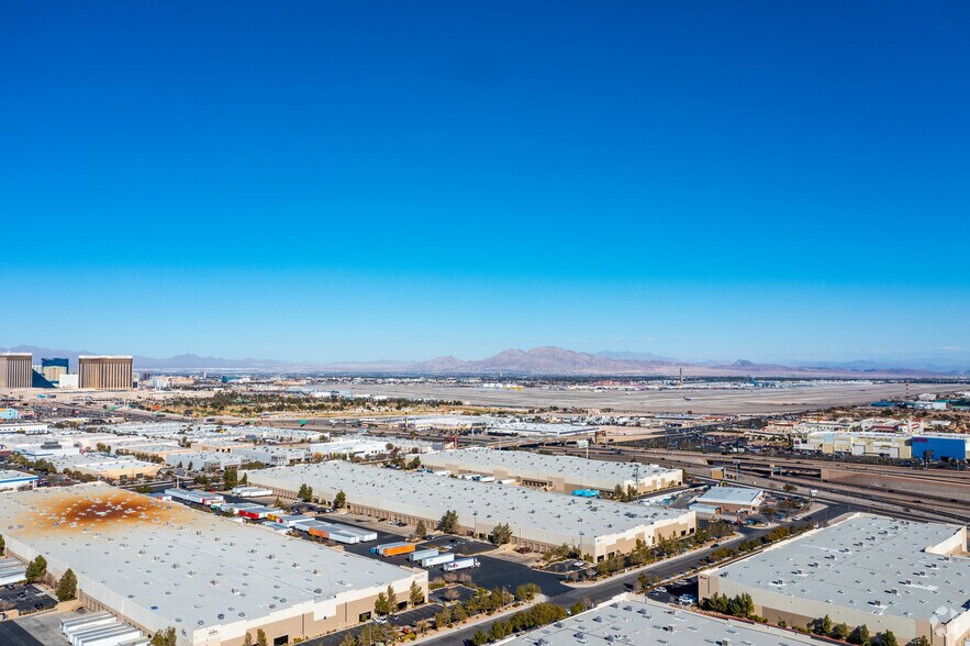 More Photos Of 3325 W Sunset Rd, Las Vegas Warehouse For Lease