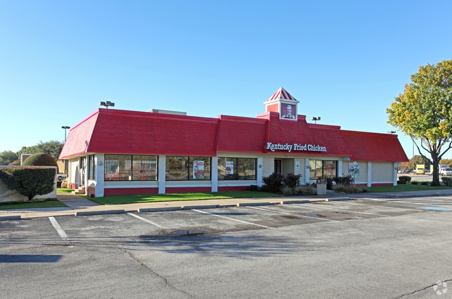 More Photos Of 1702-1736 E Belt Line Rd, Richardson Unknown For Lease