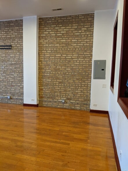 More Photos Of 2101-2107 N Pulaski Rd, Chicago Apartments For Lease