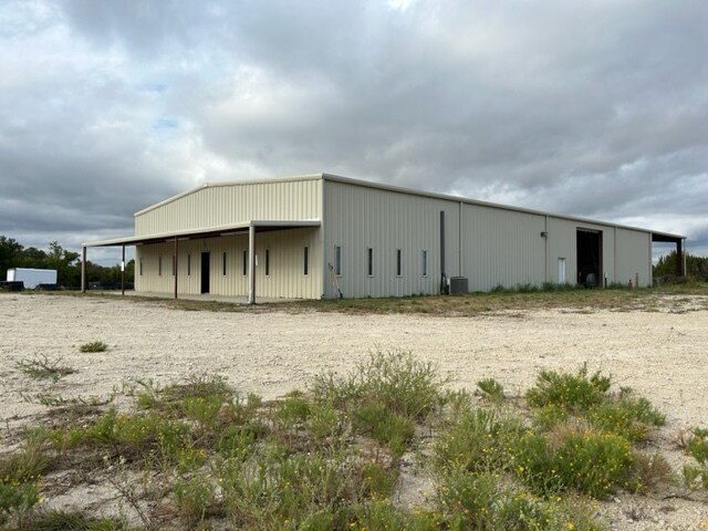 More Photos Of 1658 County Road 412, Glen Rose Warehouse For Lease