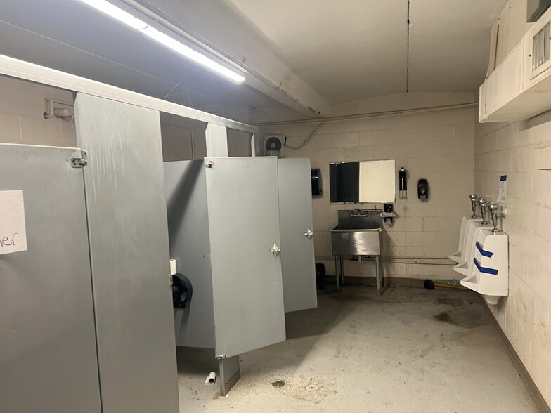 More Photos Of 5030 Flournoy Lucas Rd, Shreveport Manufacturing For Sale