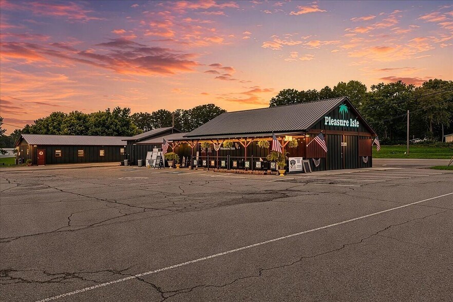 Primary Photo Of 370 TN-304, Decatur Bar For Sale