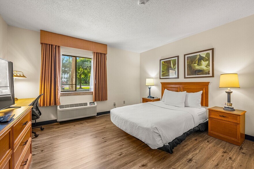 More Photos Of 602 S Falkenburg Rd, Tampa Hotel For Sale