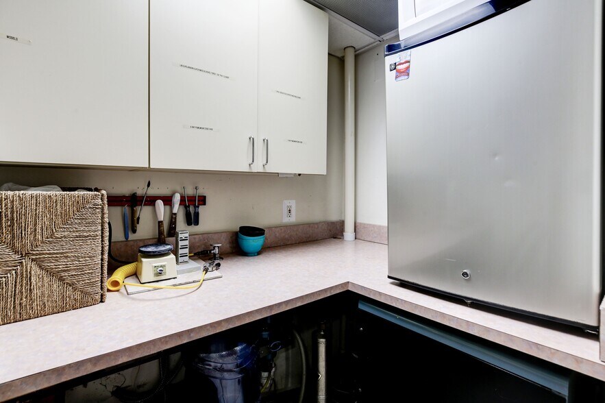 More Photos Of 931-947 Russell Ave, Gaithersburg Medical For Lease