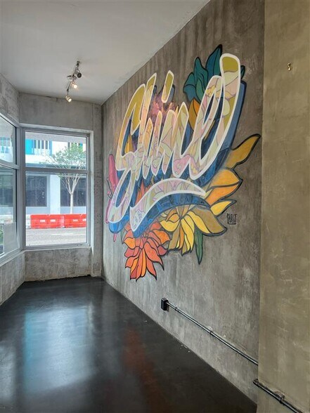 More Photos Of 2001 Tyler St, Hollywood Office For Lease