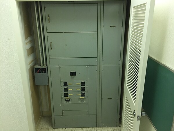 More Photos Of 9410 Locust St, Knights Landing Office For Sale