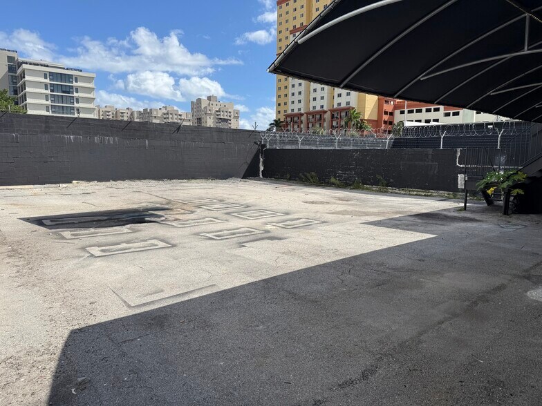 More Photos Of 7929 NE 1st Ave, Miami General Retail For Lease