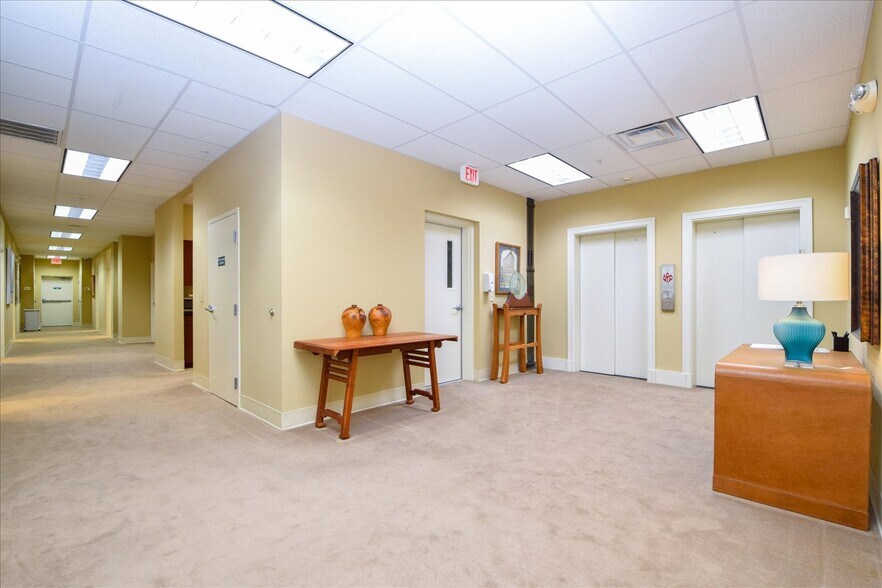 More Photos Of 102 Campbell Ave SW, Roanoke Office For Sale