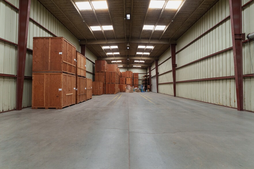 More Photos Of 1359 Dayton St, Salinas Warehouse For Lease