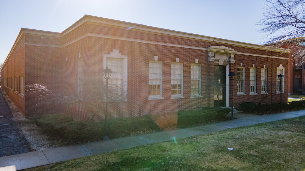 More Photos Of 1975 Noble Rd, East Cleveland Office Residential For Lease