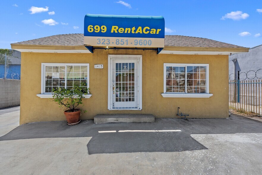 More Photos Of 1415 N La Brea Ave, Los Angeles Land For Lease